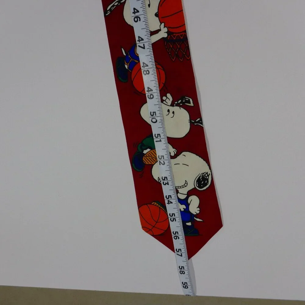 Peanuts Snoopy & Friends Tie‎ Last Second Hero Basketball 100% Silk Necktie